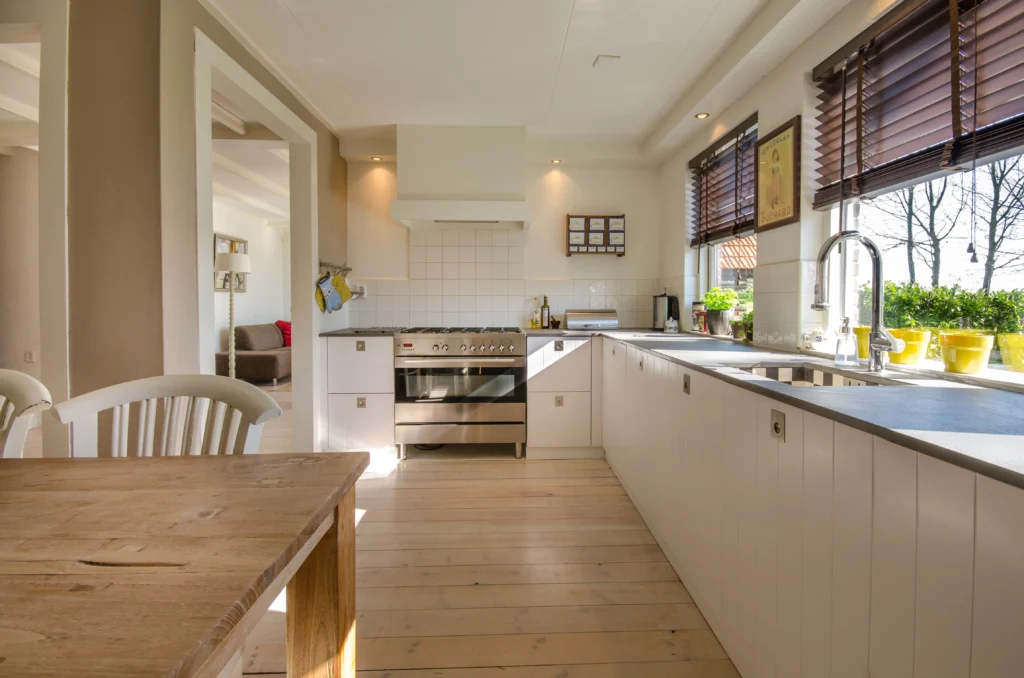 Cabinet Refacing vs Cabinet Replacement in Cincinnati